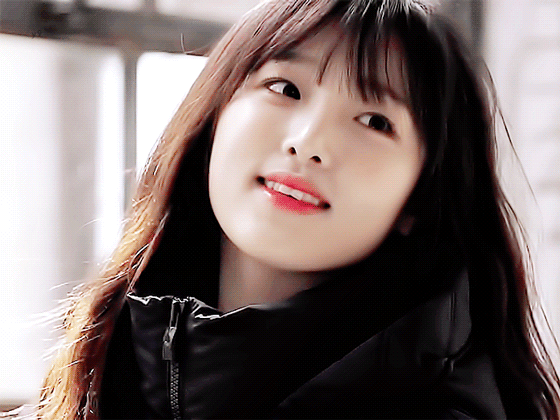 살레와 비하인드 아이즈원 최예나.gif | 인스티즈