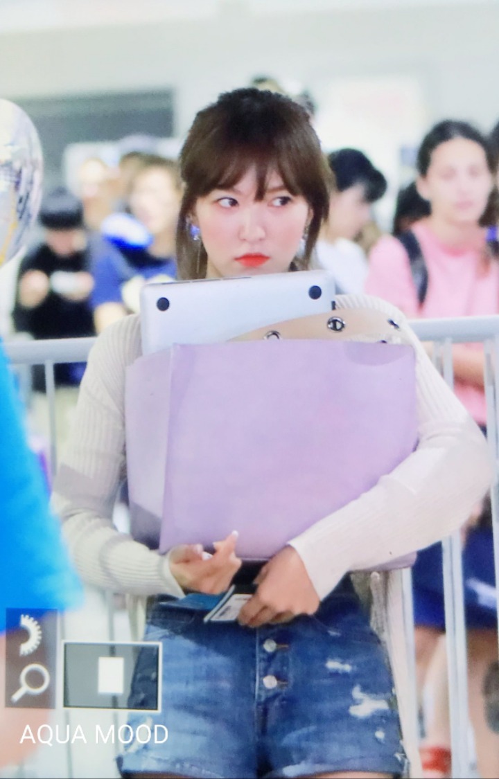 [레드벨벳] 일본 공연 갔다 오자마자 웬디가 또.. | 인스티즈