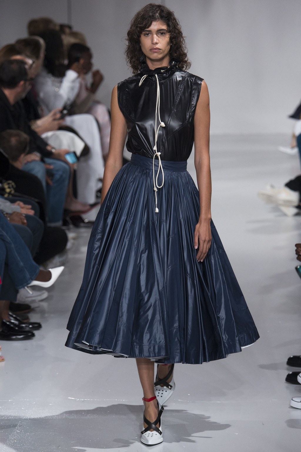 Calvin Klein by 라프 시몬스 2018 S/S 컬렉션 | 인스티즈