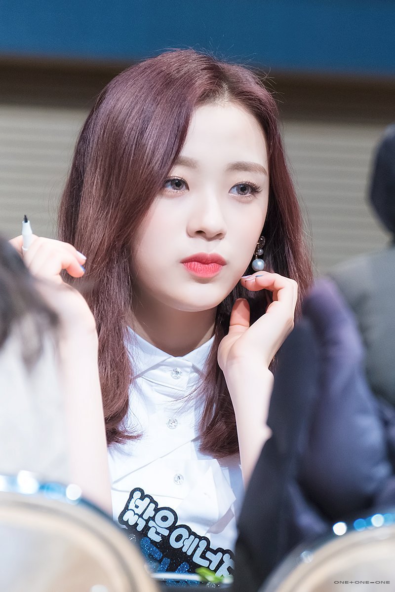 에이프릴의 막냉이 진솔이.jpg | 인스티즈