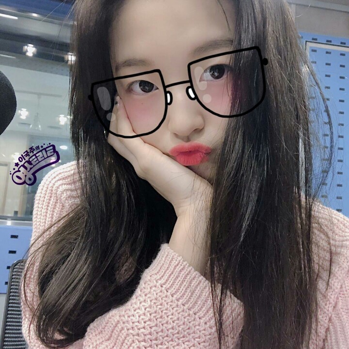 오늘자 오마이걸 라디오 개인 사진 | 인스티즈
