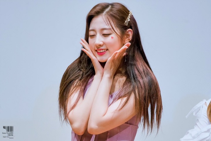 [러블리즈] 목요일 퇴근시간까지만 잘 버티자는 마음에서 예인이 | 인스티즈