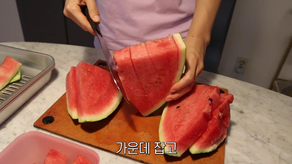 문가든씨가 알려주는 수박 조각 보관하려고 자를때 꿀팁 | 인스티즈